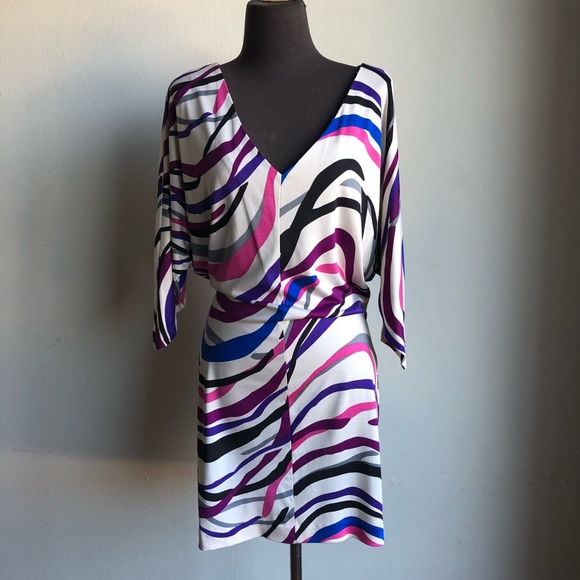 Diane Von Furstenberg Dresses & Skirts - Diane Von Furstenberg sz 0 shift 100% silk dress